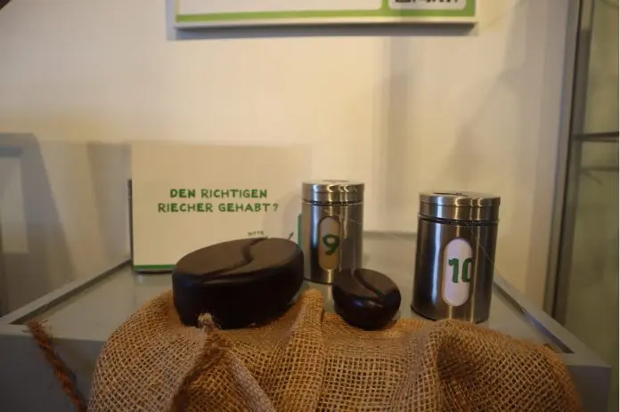 Ein Schild mit der Aufschrift 